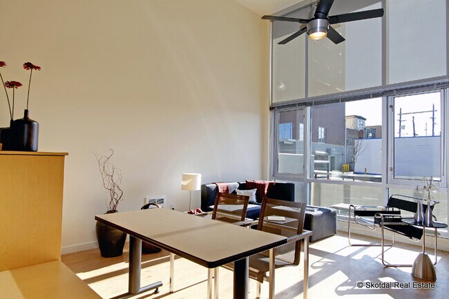 Sala de estar Alt - Library Place Apartments
