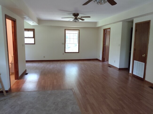 Foto del edificio - 62 Lick Creek Rd