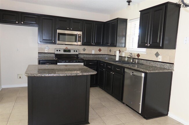 Foto del edificio - 5104 Untalan St