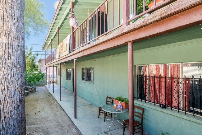 Building Photo - Taylor Street Apartments