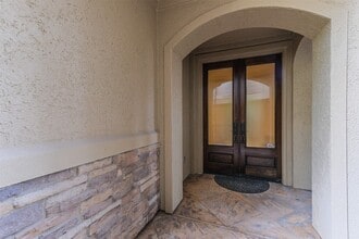 Building Photo - 407 W Bell St