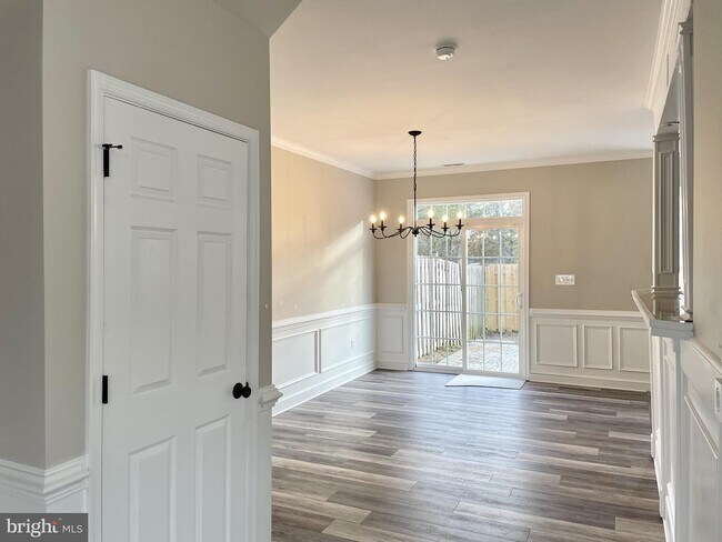 Building Photo - 5159 Mallards Landing Dr