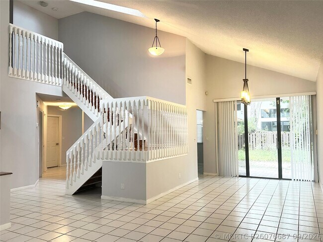 Building Photo - 10461 NW 12th Ct