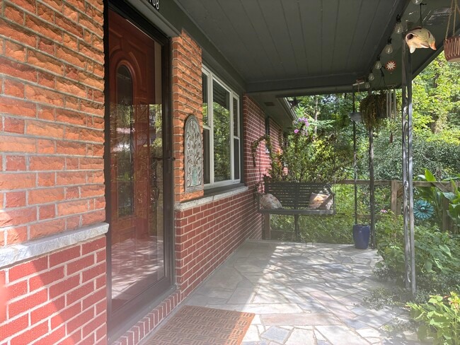 Building Photo - 108 Virginia Ave