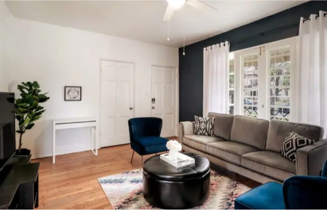 Building Photo - 511 Furr Dr