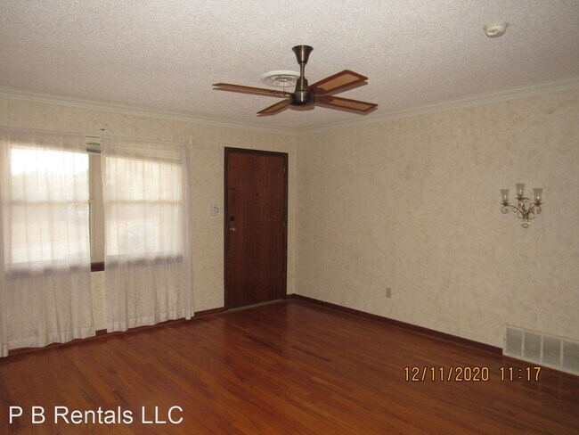 Building Photo - 3 br, 1.5 bath House - 415 NW Woodland Drive