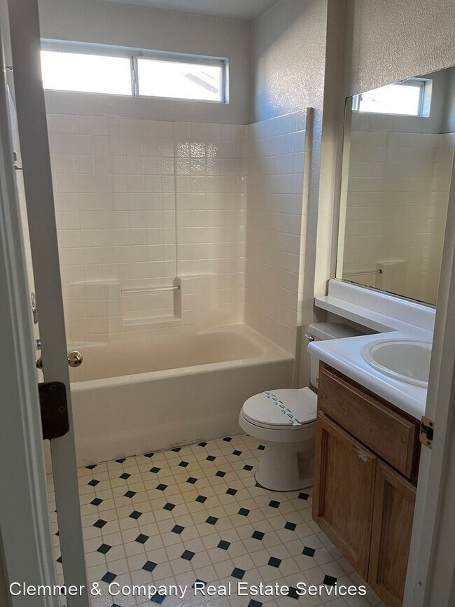 Foto del edificio - 3 br, 2 bath House - 504 Lake Valley Drive