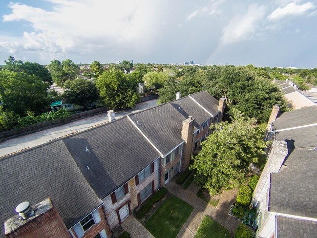 Building Photo - 3970 Belle Park Dr