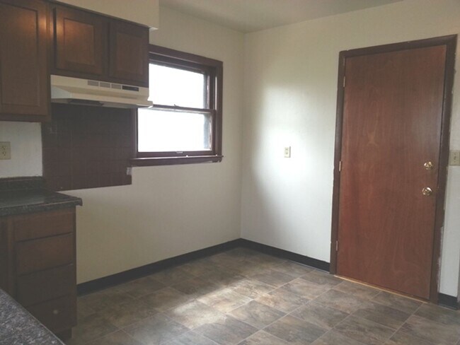 Foto del edificio - 5066-5068 N. 84th Street