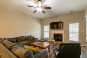 Building Photo - 501 Sebastian Dr