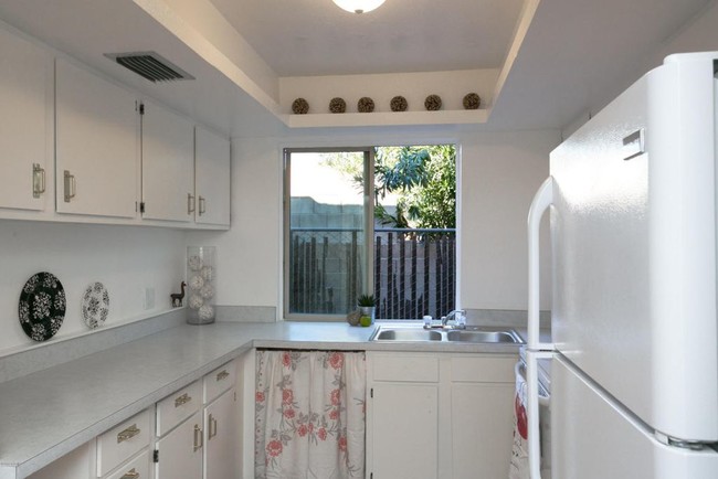 Foto del edificio - 1509 E Prince Rd