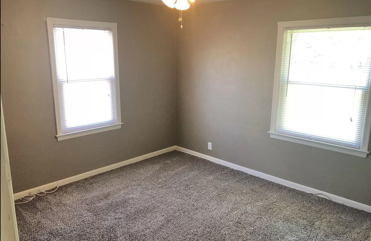 Building Photo - 6012 Raytown Rd