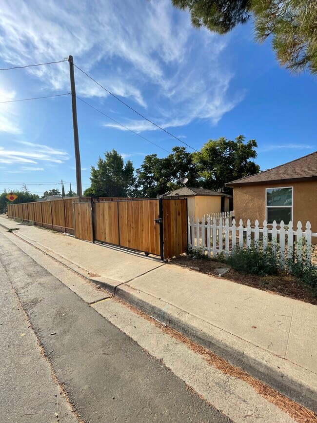 Building Photo - 1627 Monterey Ave