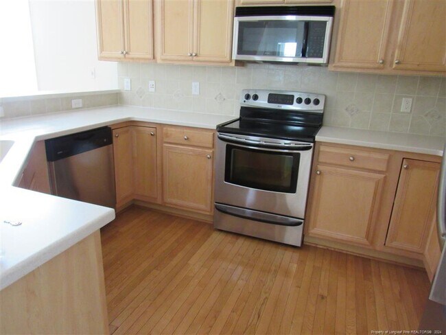 Building Photo - 167 Lamplighter Way