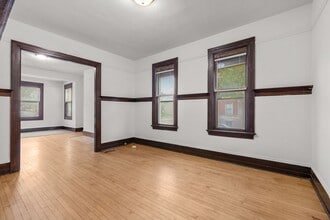 Building Photo - 2128 W Wells St