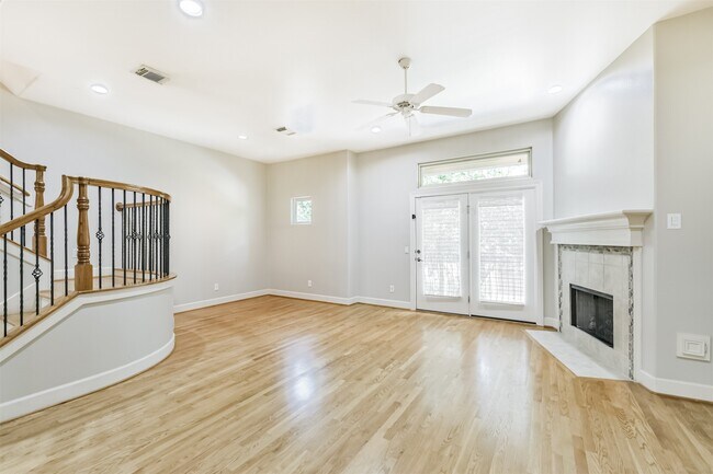 Foto del edificio - 5823 Lacy St