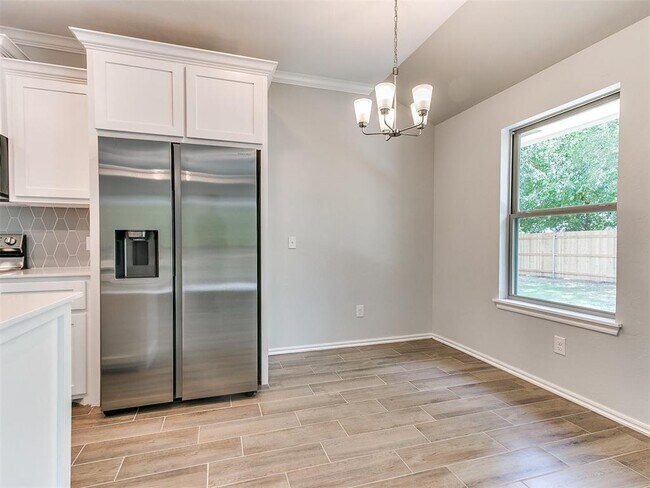 Building Photo - 501 Trenton Rd