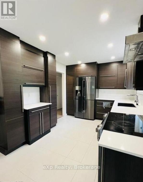 Building Photo - 213 Northlake Dr