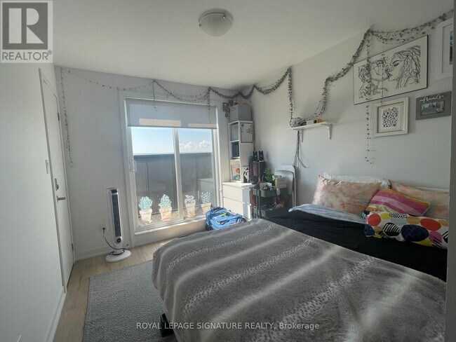 Photo du bâtiment - 1760 Simcoe St N