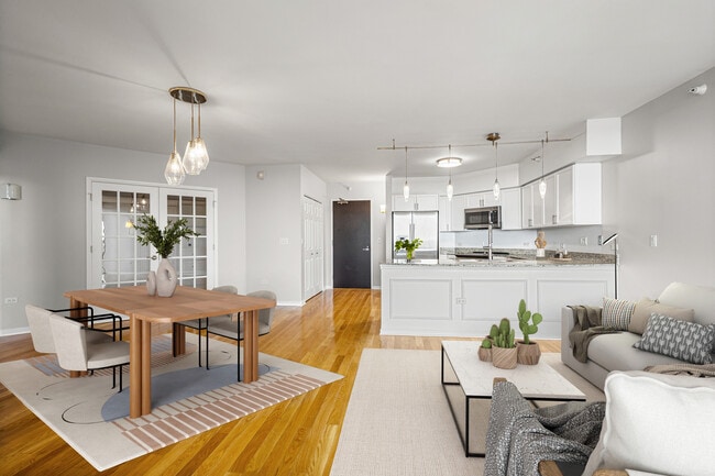 Building Photo - 807 Davis St