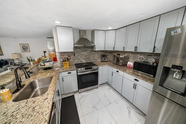 Foto del edificio - 3549 Rockaway Dr