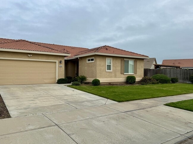 Photo - Spacious 4 Bedroom 3 1/2 Bath Home Available Now