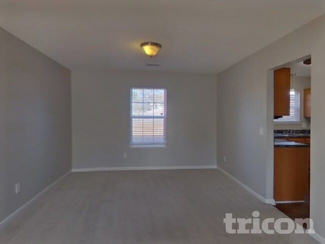 Building Photo - 732 Elderberry Ln