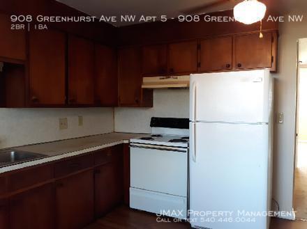 Building Photo - Two bedroom apartment move in ready
