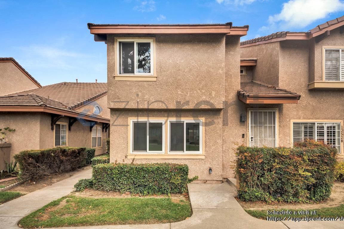 Foto principal - 12526 Pinehurst St