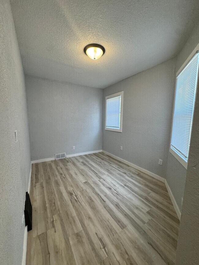 Foto del edificio - 501 N Walnut St