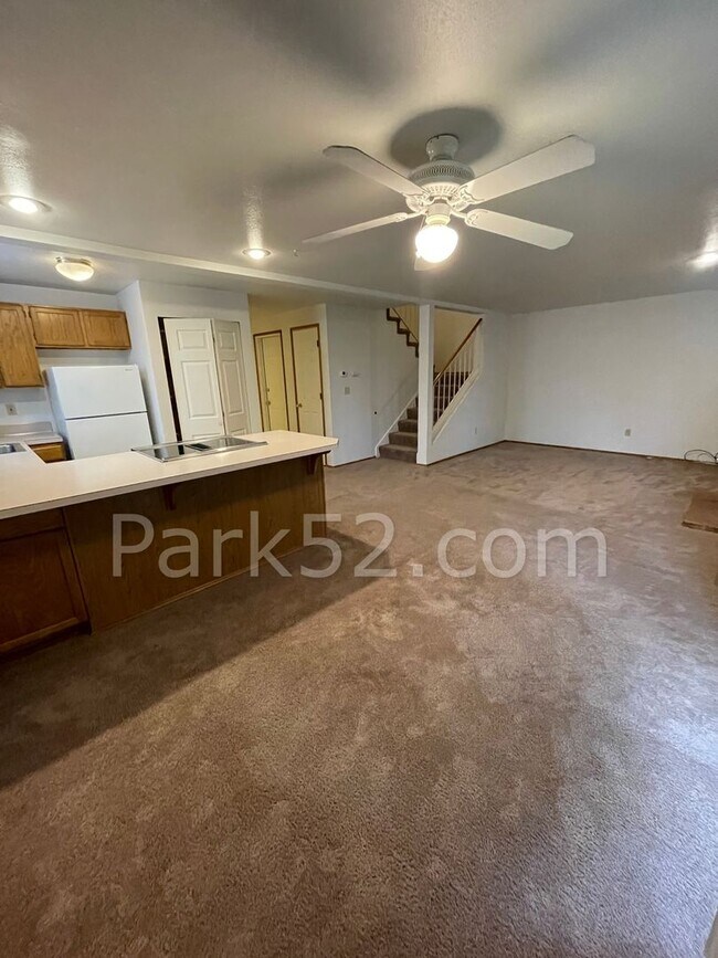 Building Photo - 2 Bedroom Townhome in Gig Harbor