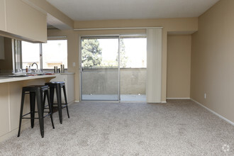 Villa Camarillo Apartments photo'