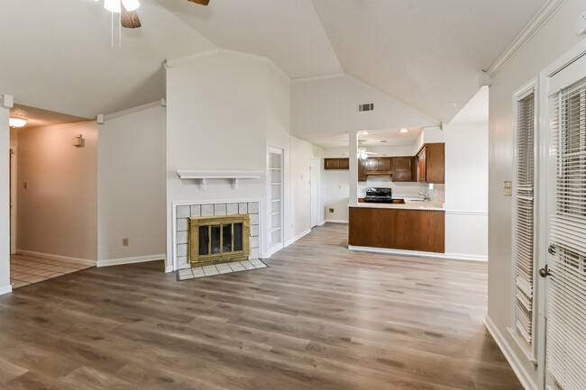 Building Photo - 6596 E Crystal Oak Cove