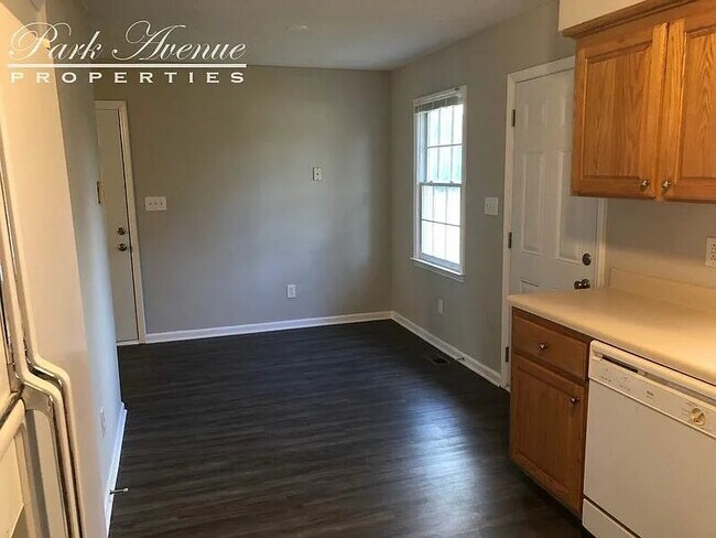 Foto del edificio - 116 Barnes Dr