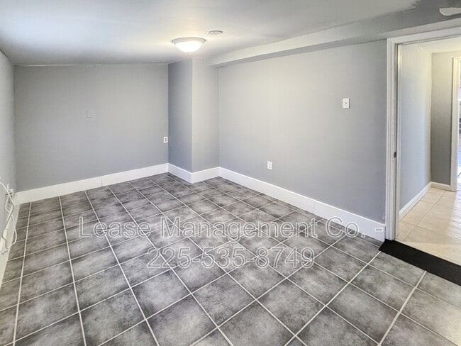 Building Photo - 2822 Elizabeth St