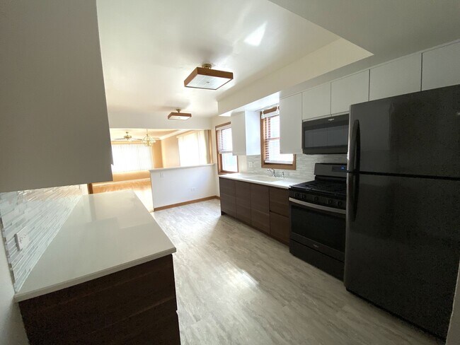 Foto del edificio - 1248 W Race Ave