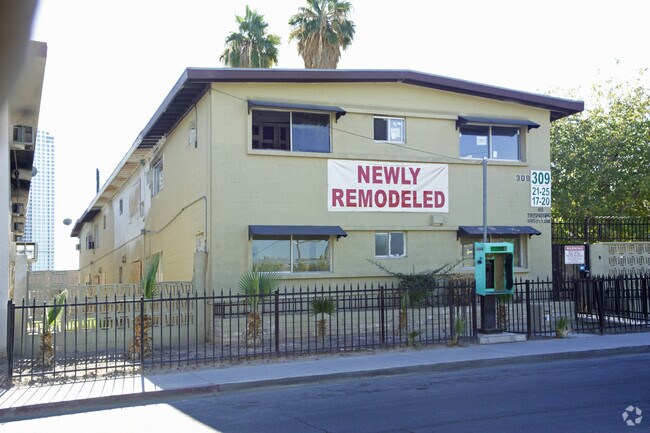 Building Photo - 309 W Cincinnati Ave