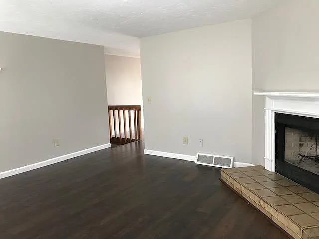 Building Photo - 3 Burberry Ct