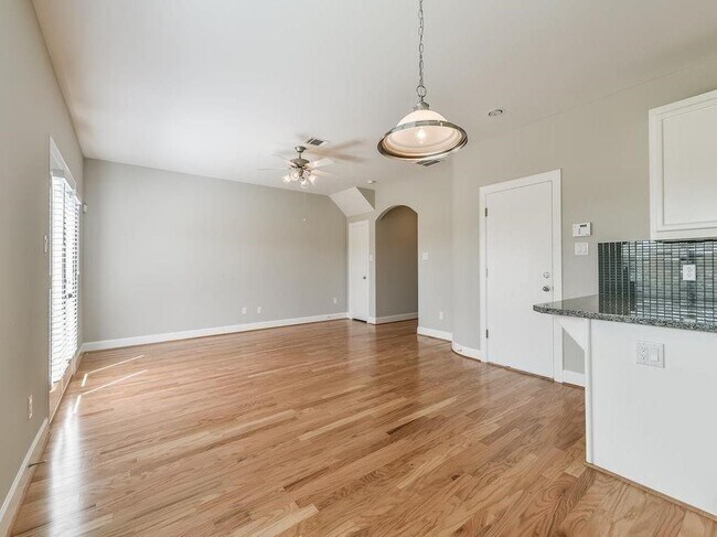 Foto del edificio - 3741 Main Poplar Dr