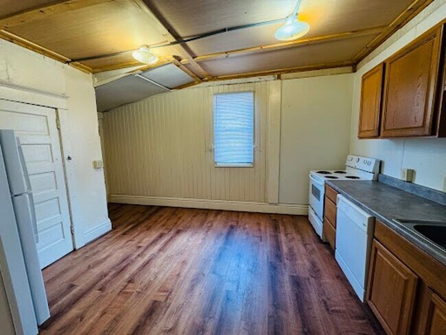 Foto del edificio - 3 Bedroom/ 1.5 Bathroom House -Near WVU Ma...