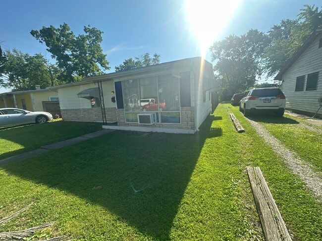 Foto del edificio - 1323 Cedar St