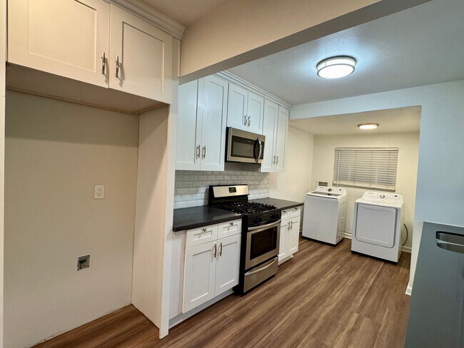 Foto del edificio - 15105 Nurmi St