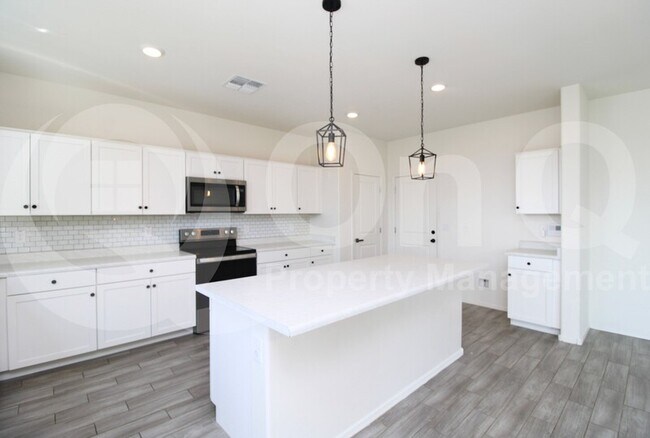 Foto del edificio - 621 E Elm Ln