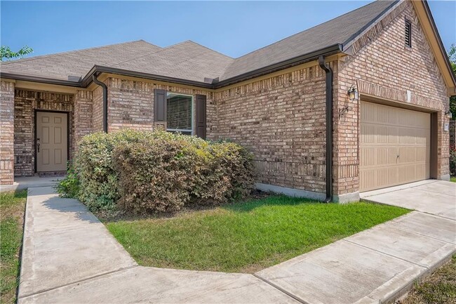 Building Photo - 172 Mathews Ln