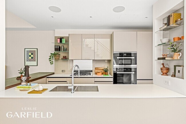 Foto del edificio - 240 E 61st St