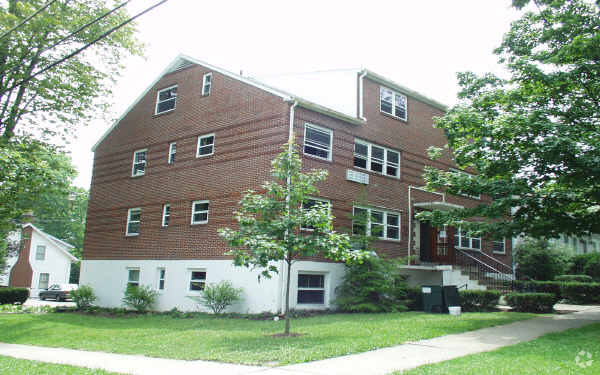 Primary Photo - 119 N Campus Ave