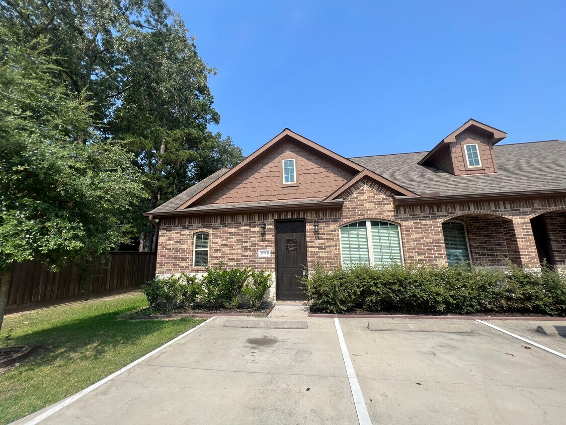 Foto principal - 2606 Appian Way