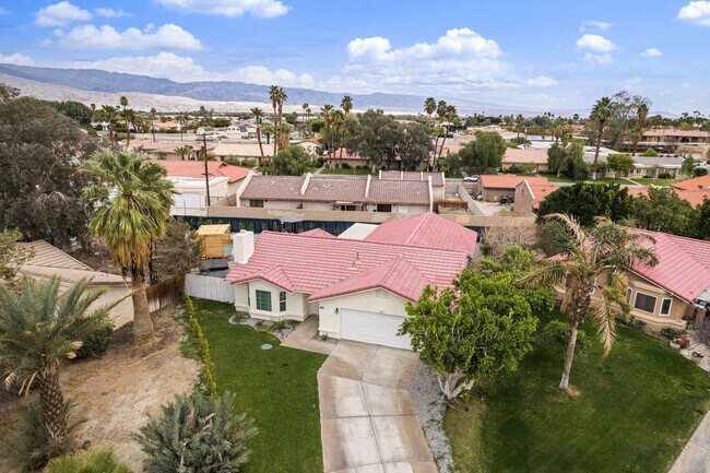 Building Photo - 41630 Porus Ct