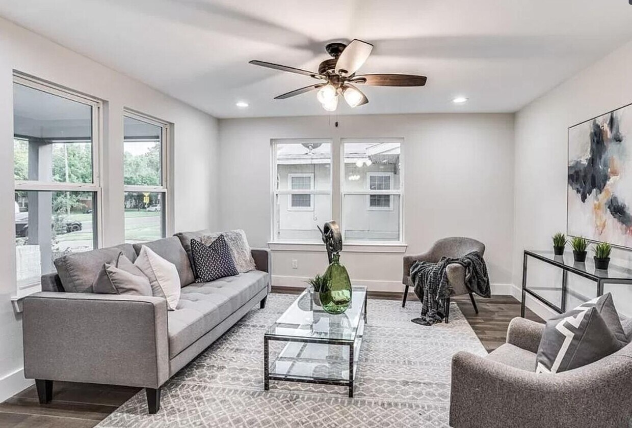 Primary Photo - Coming Soon: Spacious 5-Bed, 4-Bath Single...