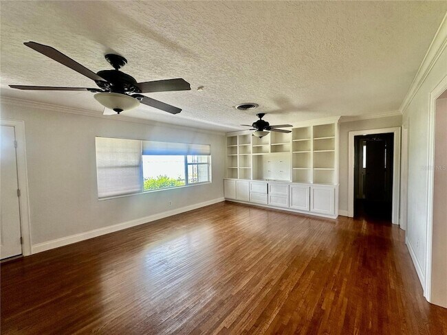 Building Photo - 1300 Lake Ariana Blvd